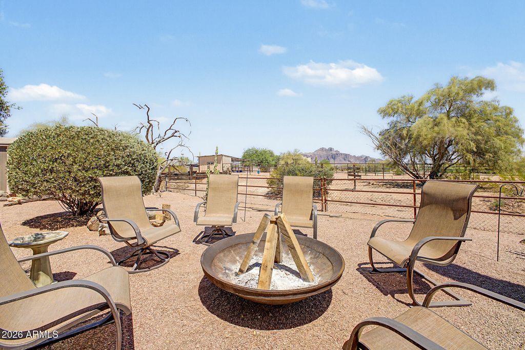 Image 53 of property listing at 931 E ECHO Circle, Apache Junction, AZ 85119