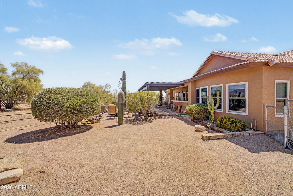 Image 57 of property listing at 931 E ECHO Circle, Apache Junction, AZ 85119