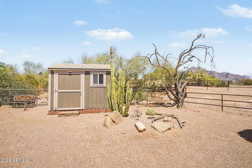Image 58 of property listing at 931 E ECHO Circle, Apache Junction, AZ 85119