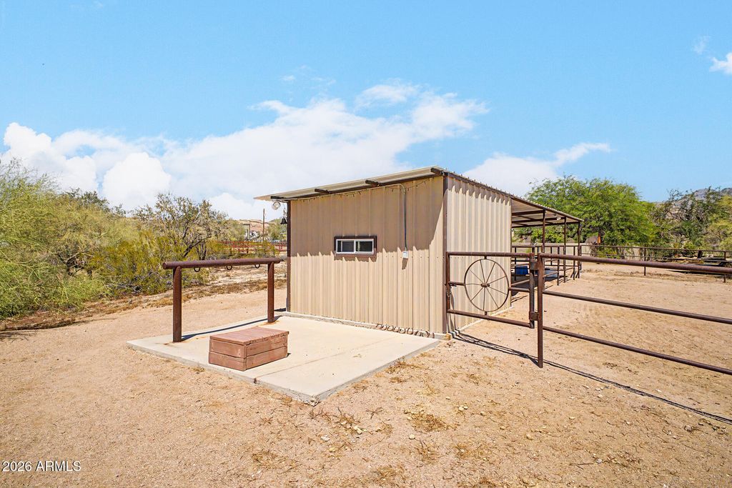 Image 62 of property listing at 931 E ECHO Circle, Apache Junction, AZ 85119