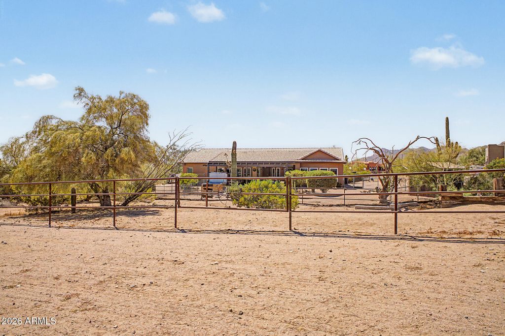Image 67 of property listing at 931 E ECHO Circle, Apache Junction, AZ 85119