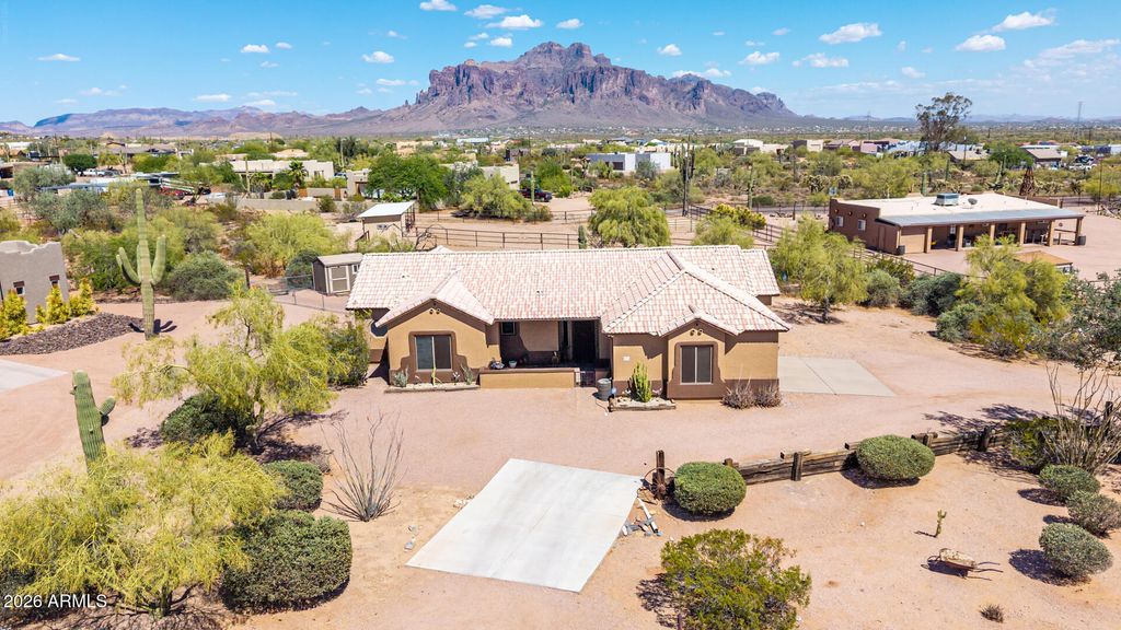Image 71 of property listing at 931 E ECHO Circle, Apache Junction, AZ 85119