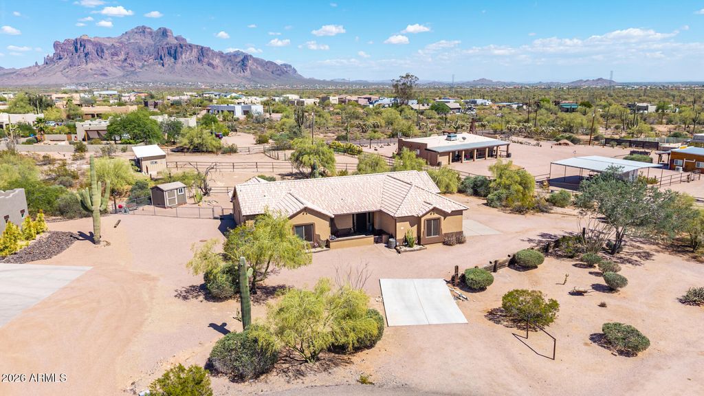 Image 72 of property listing at 931 E ECHO Circle, Apache Junction, AZ 85119