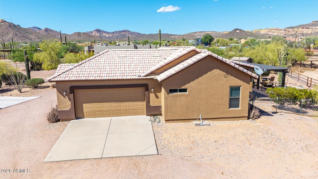 Image 75 of property listing at 931 E ECHO Circle, Apache Junction, AZ 85119