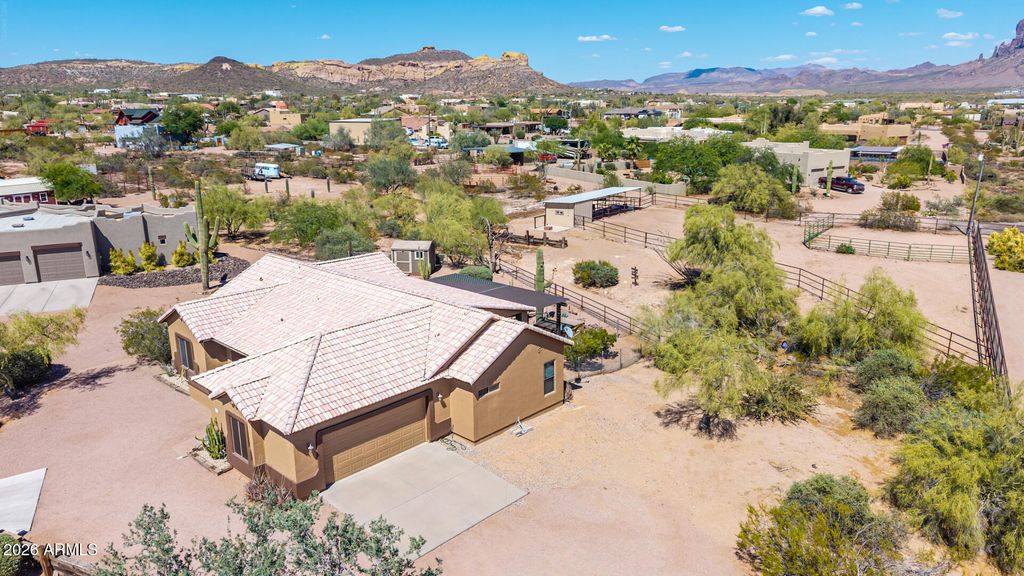 Image 76 of property listing at 931 E ECHO Circle, Apache Junction, AZ 85119