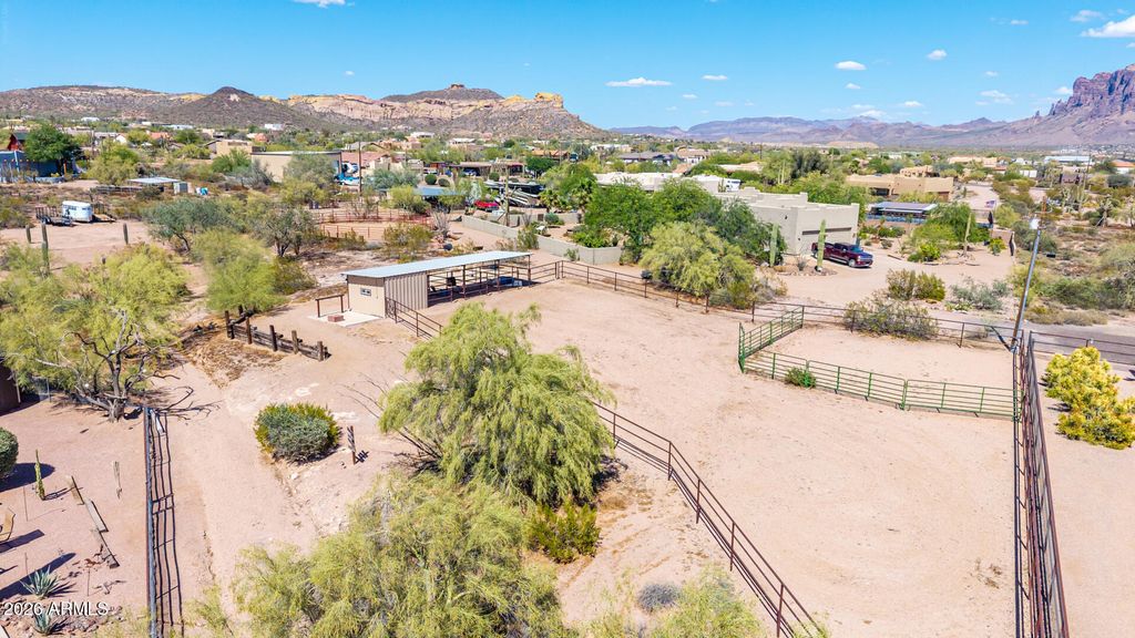 Image 82 of property listing at 931 E ECHO Circle, Apache Junction, AZ 85119