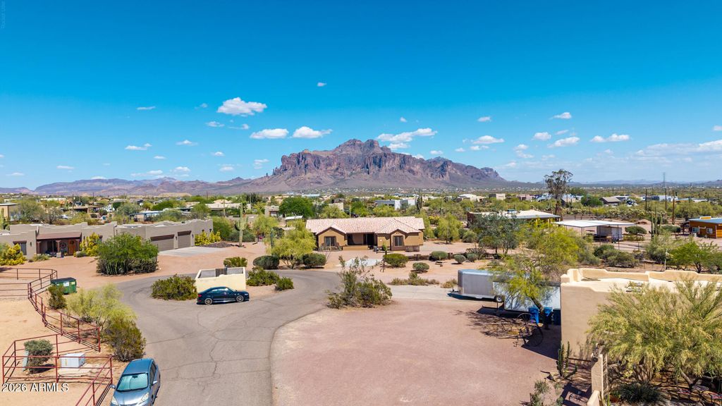 Image 86 of property listing at 931 E ECHO Circle, Apache Junction, AZ 85119
