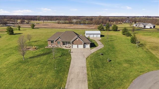 19104 Autumn Lane, Pleasant Hill, MO 64080