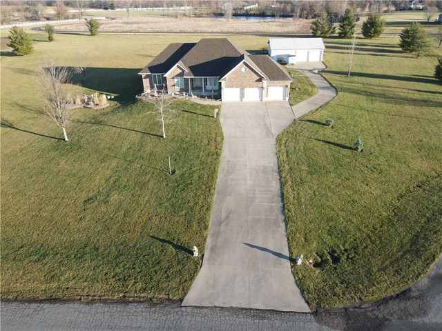19104 Autumn Lane, Pleasant Hill, MO 64080