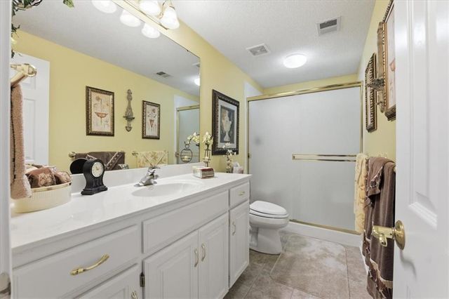 19104 Autumn Lane, Pleasant Hill, MO 64080