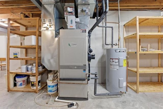 19104 Autumn Lane, Pleasant Hill, MO 64080