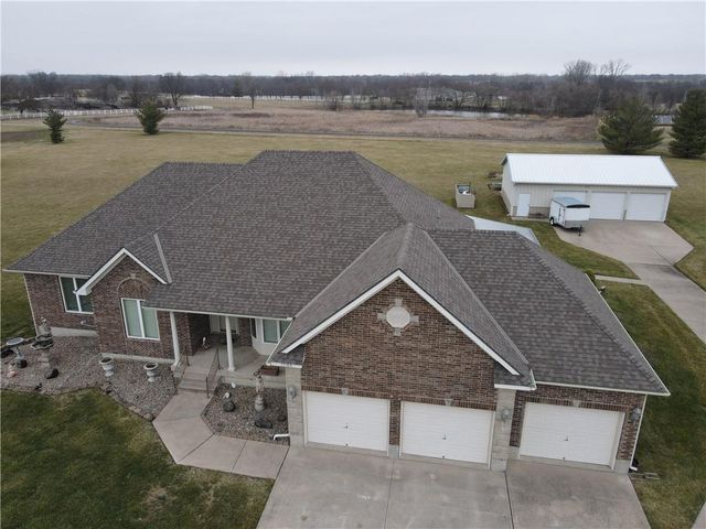 19104 Autumn Lane, Pleasant Hill, MO 64080