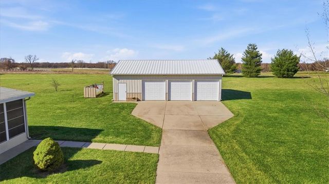 19104 Autumn Lane, Pleasant Hill, MO 64080