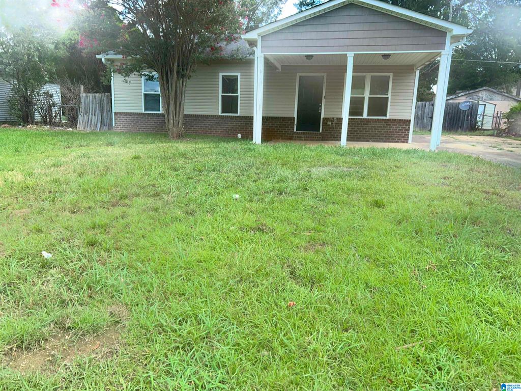 521 GRANT STREET, Midfield, AL 35228