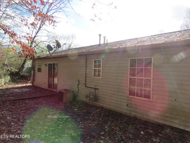 146 Park Place, Harriman, TN 37748