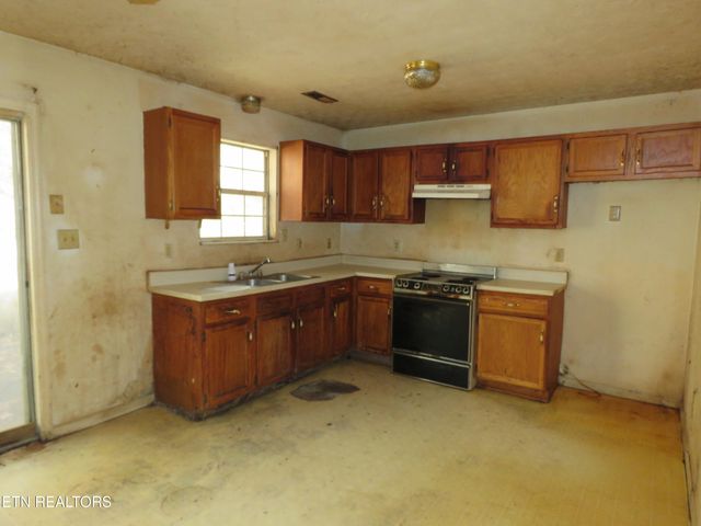 146 Park Place, Harriman, TN 37748