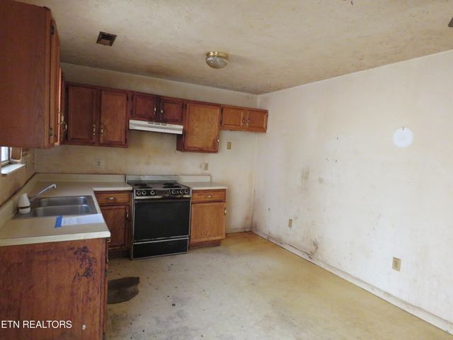 146 Park Place, Harriman, TN 37748