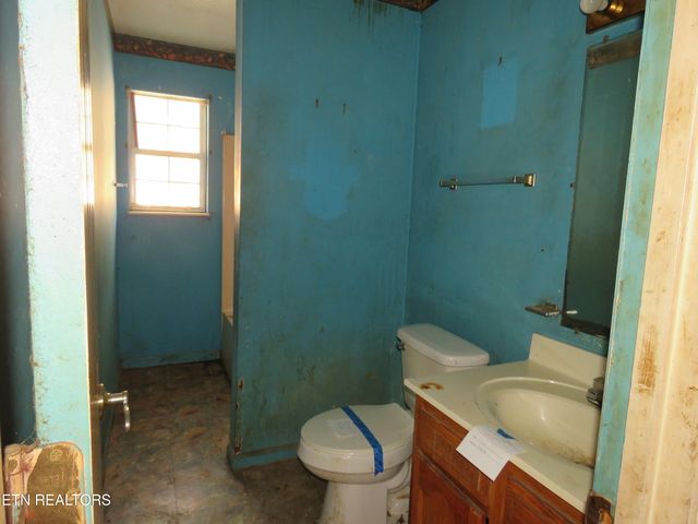 146 Park Place, Harriman, TN 37748