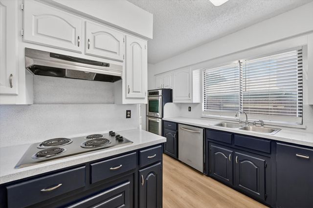 4020 Saint Christopher Lane, Dallas, TX 75287