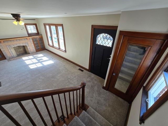 2570 E 5th Avenue, Columbus, OH 43219