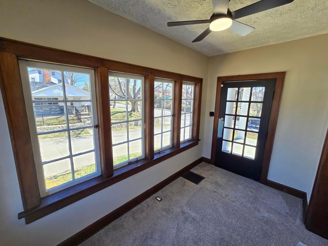 2570 E 5th Avenue, Columbus, OH 43219