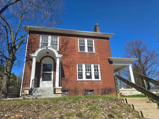 2570 E 5th Avenue, Columbus, OH 43219