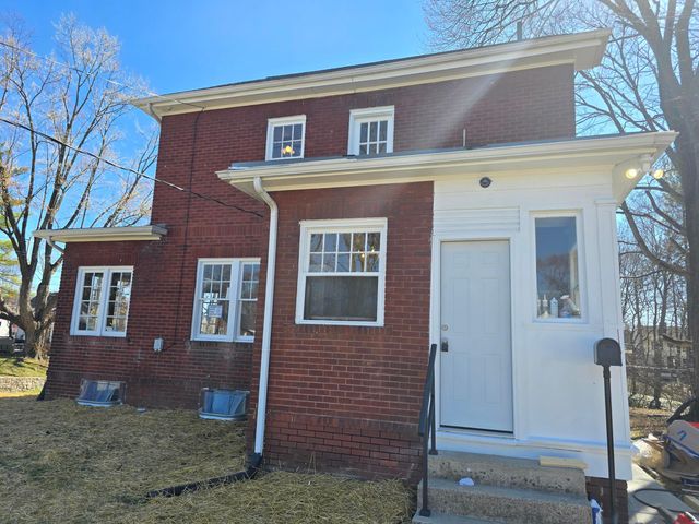 2570 E 5th Avenue, Columbus, OH 43219