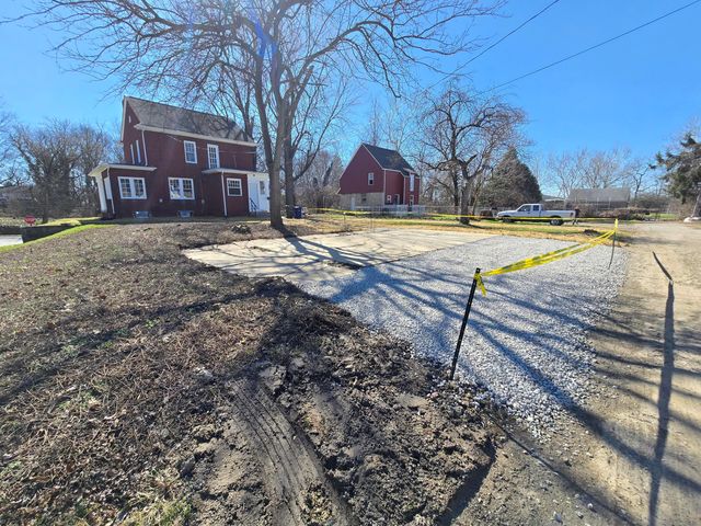 2570 E 5th Avenue, Columbus, OH 43219