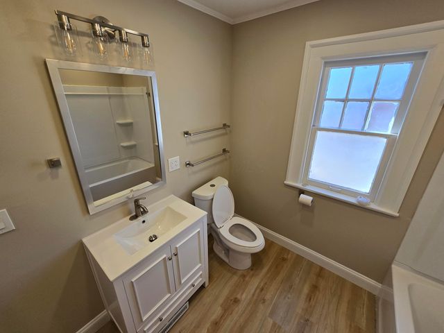 2570 E 5th Avenue, Columbus, OH 43219