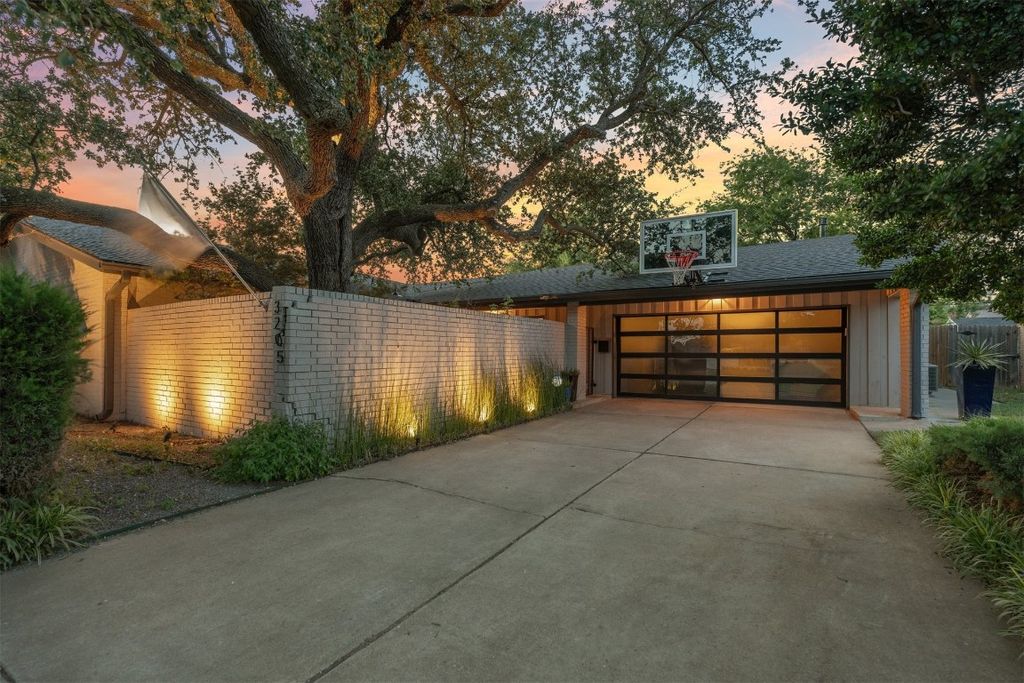 3205 Elmwood Avenue, Oklahoma City, OK 73116