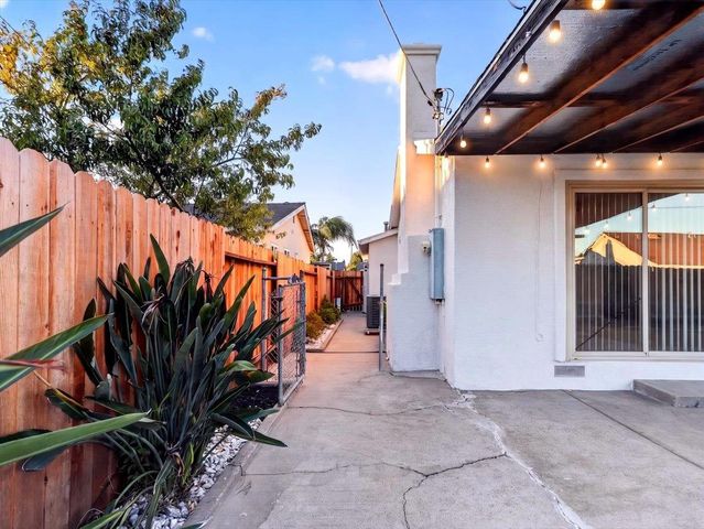 1600 Belt Way, Sacramento, CA 95832