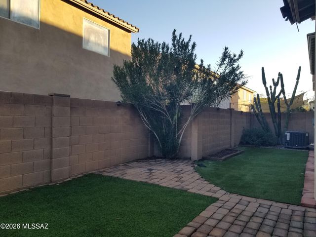 56 W Camino Rancho Vecino, Sahuarita, AZ 85629