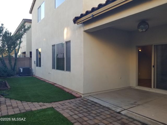 56 W Camino Rancho Vecino, Sahuarita, AZ 85629