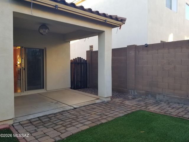 56 W Camino Rancho Vecino, Sahuarita, AZ 85629