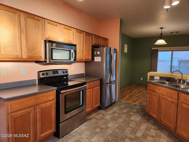 56 W Camino Rancho Vecino, Sahuarita, AZ 85629