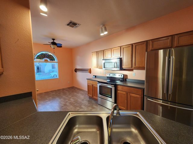 56 W Camino Rancho Vecino, Sahuarita, AZ 85629