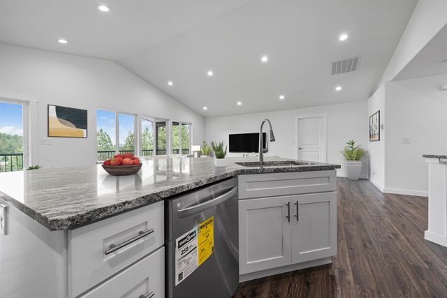 5114 N Del Rey Dr, Otis Orchards, WA 99027