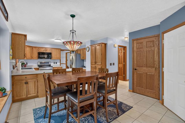 4621 Hamilton Drive, Davenport, IA 52807