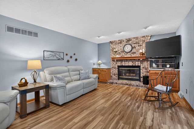 4621 Hamilton Drive, Davenport, IA 52807