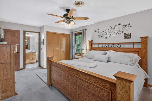 4621 Hamilton Drive, Davenport, IA 52807