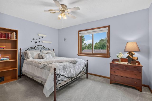 4621 Hamilton Drive, Davenport, IA 52807