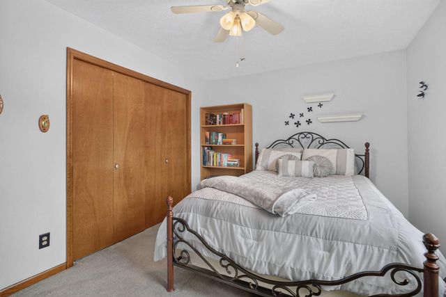 4621 Hamilton Drive, Davenport, IA 52807