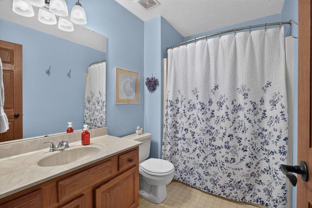 4621 Hamilton Drive, Davenport, IA 52807