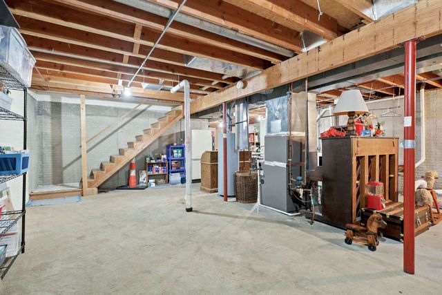 4621 Hamilton Drive, Davenport, IA 52807