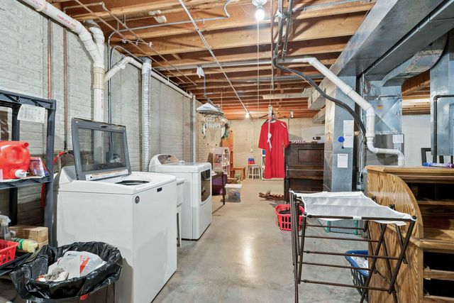 4621 Hamilton Drive, Davenport, IA 52807