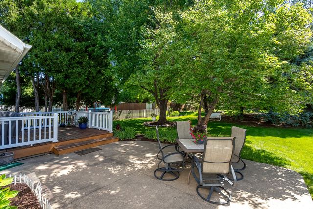 4621 Hamilton Drive, Davenport, IA 52807
