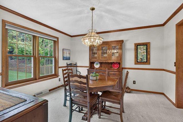 4621 Hamilton Drive, Davenport, IA 52807