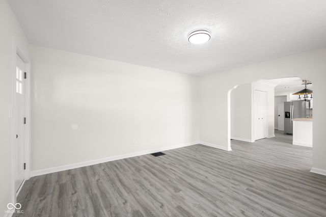 1640 Lawton Avenue, Columbus, IN 47201