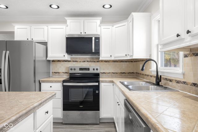 1640 Lawton Avenue, Columbus, IN 47201