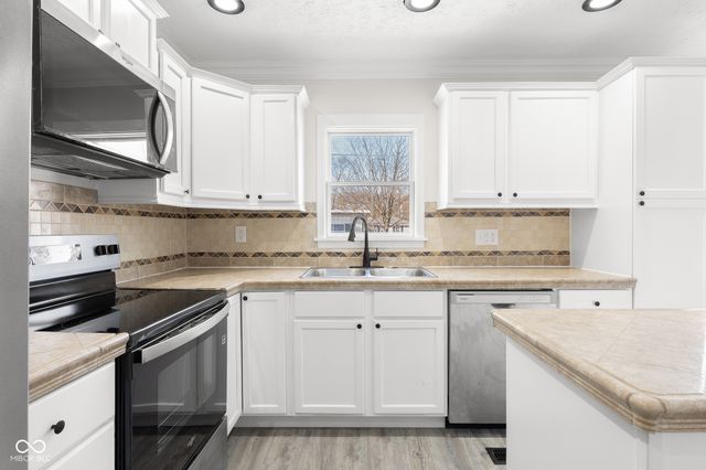 1640 Lawton Avenue, Columbus, IN 47201